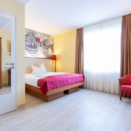 Hotel Am Schillerpark Esslingen am Neckar Dış mekan fotoğraf