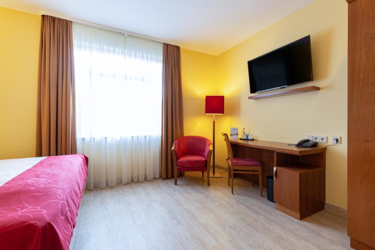 Hotel Am Schillerpark Esslingen am Neckar Dış mekan fotoğraf