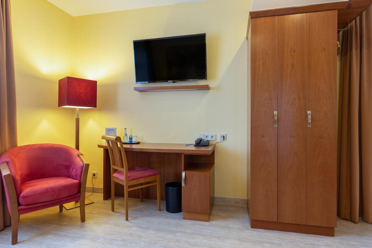 Hotel Am Schillerpark Esslingen am Neckar Dış mekan fotoğraf